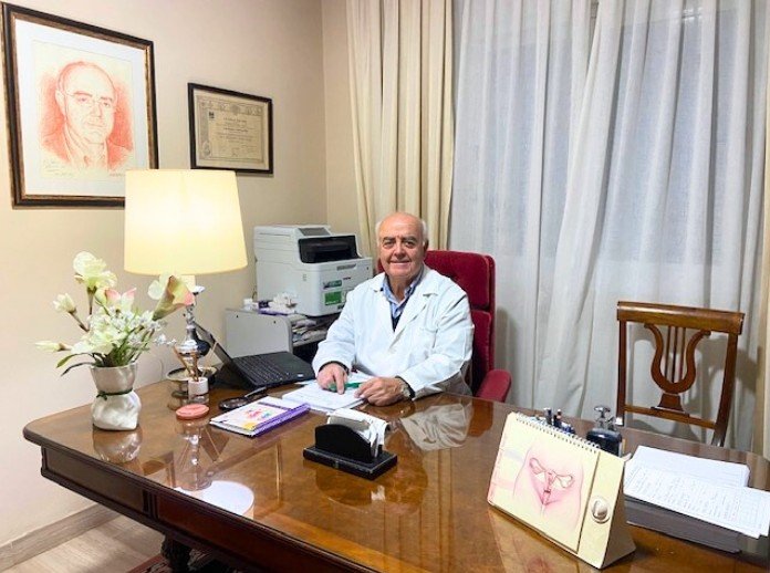 despacho en clínica ginecológica con el Dr. Francisco Valdivieso Pérez en Jaén